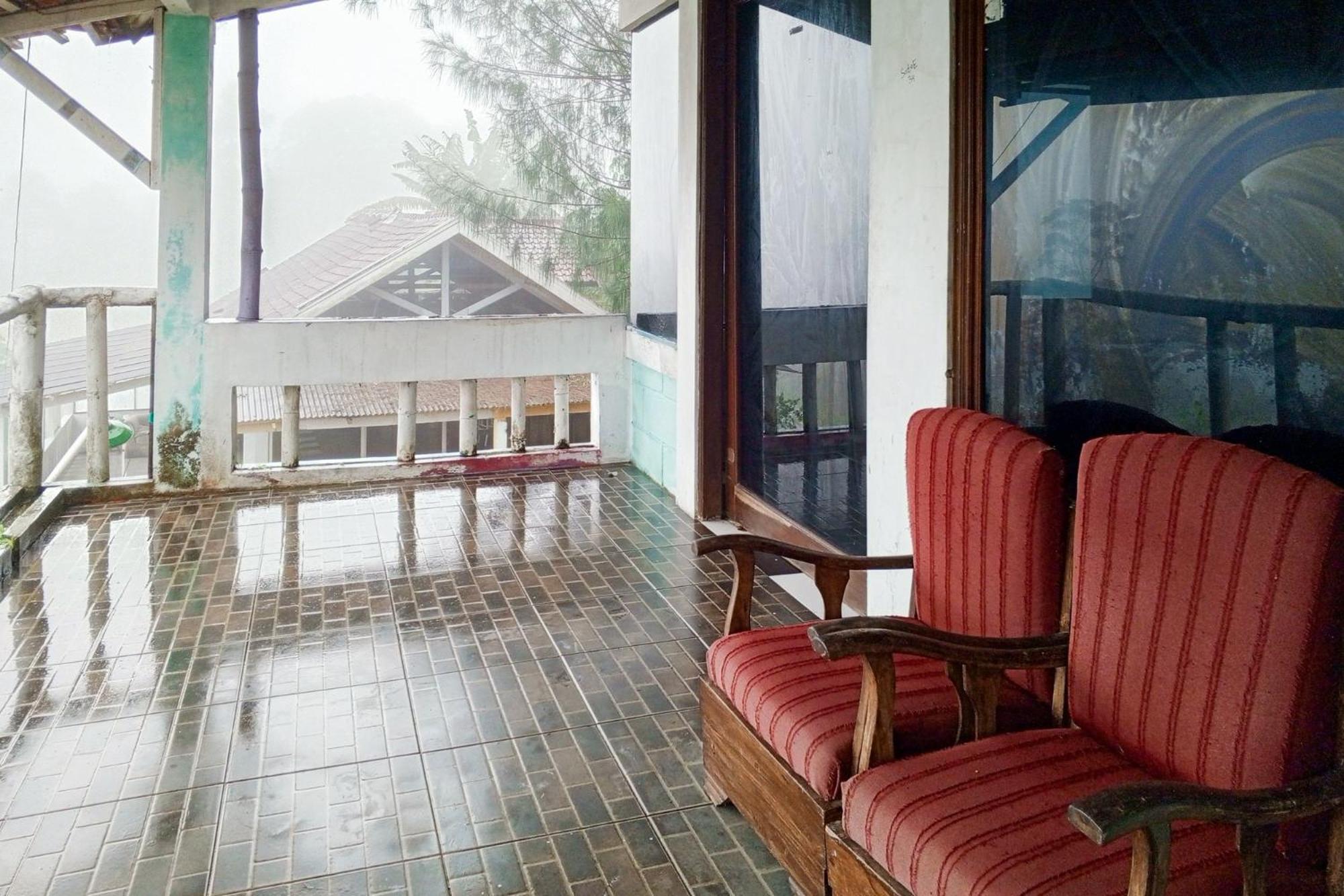 Villa Kampus Near Taman Safari Cisarua Puncak Redpartner Bogor Kültér fotó