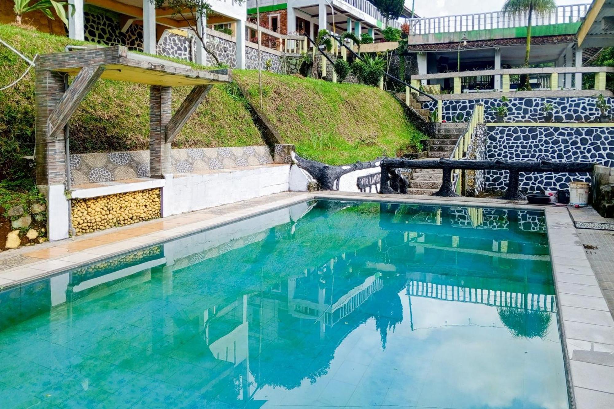 Villa Kampus Near Taman Safari Cisarua Puncak Redpartner Bogor Kültér fotó