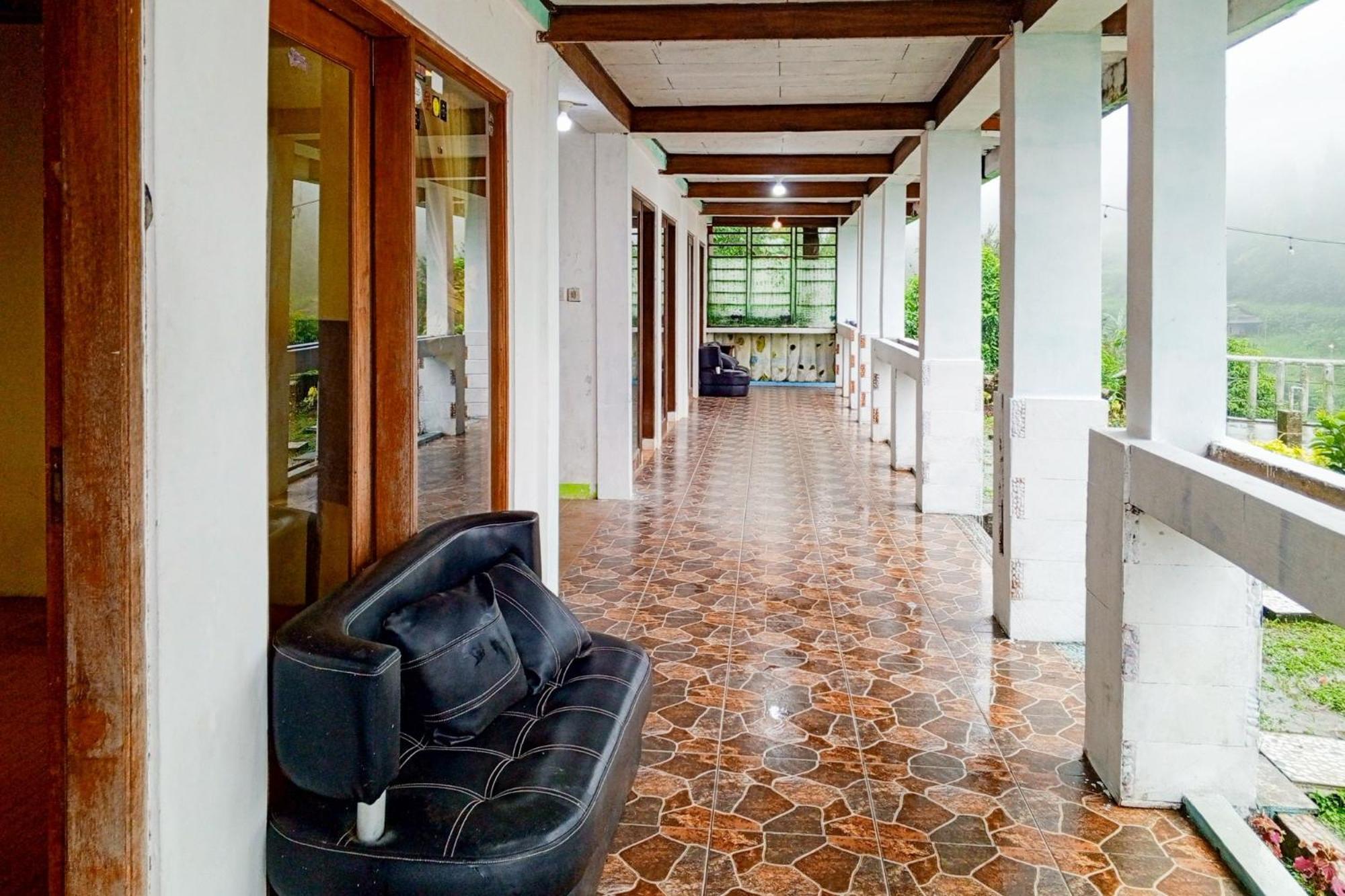 Villa Kampus Near Taman Safari Cisarua Puncak Redpartner Bogor Kültér fotó